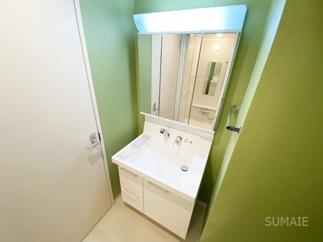 Garden  House  Ⅲ　大宮土呂駅前の洗面所|三面鏡タイプの独立洗面台！