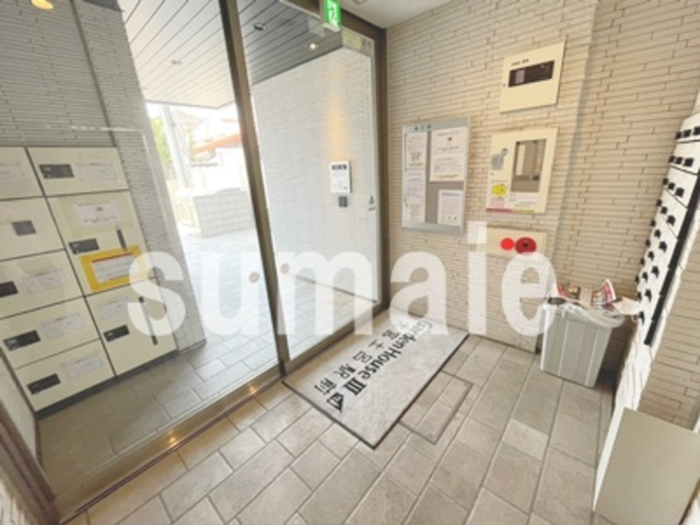 Garden  House  Ⅲ　大宮土呂駅前のロビー|エントランスです。