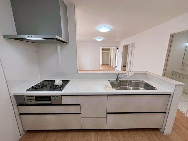 中頭郡読谷村字喜名の新築一戸建のキッチン