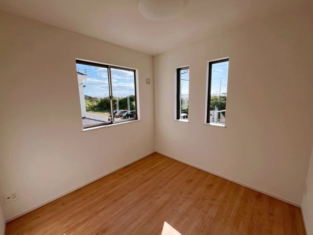 中頭郡読谷村字喜名の新築一戸建の洋室|5帖