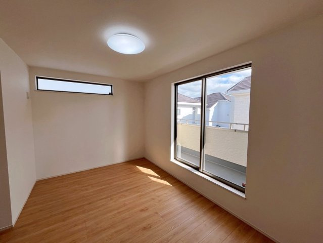 中頭郡読谷村字喜名の新築一戸建の洋室|7.5帖