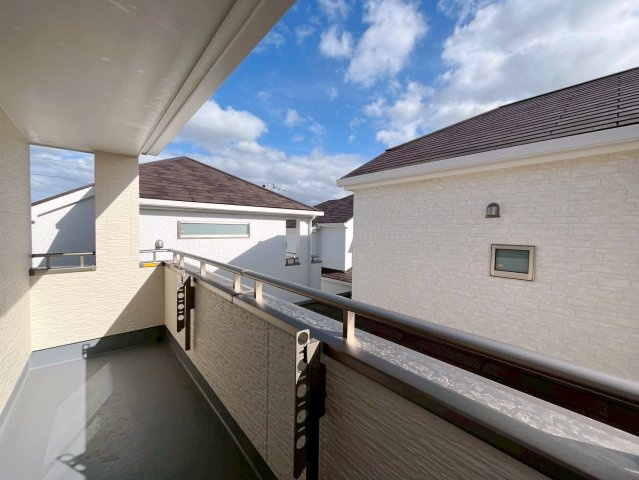 中頭郡読谷村字喜名の新築一戸建のバルコニー