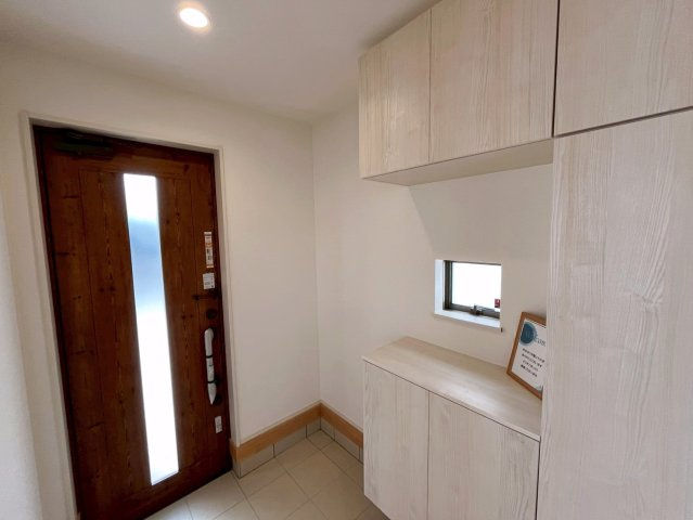 中頭郡読谷村字喜名の新築一戸建の玄関