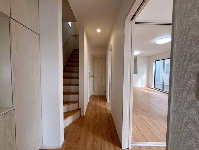 中頭郡読谷村字喜名の新築一戸建の玄関