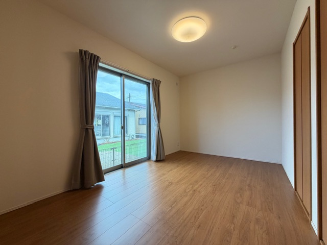 都城市梅北町の中古一戸建の洋室