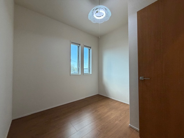 都城市梅北町の中古一戸建の洋室