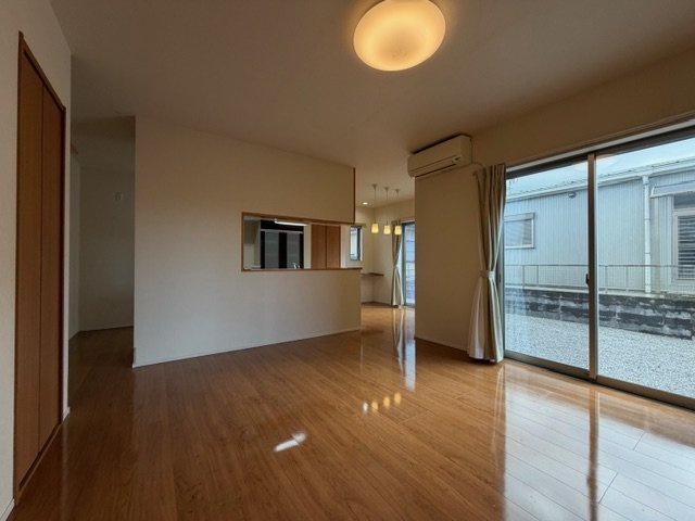 都城市梅北町の中古一戸建の居間・リビング