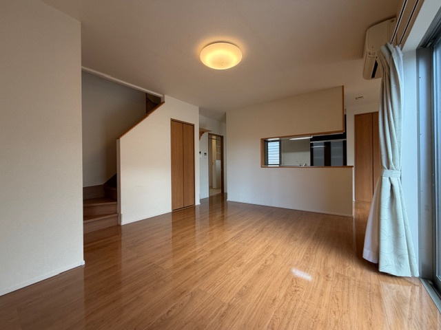 都城市梅北町の中古一戸建の居間・リビング