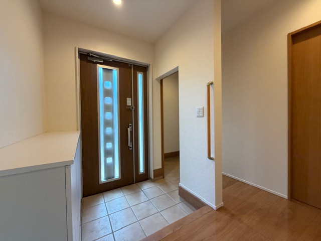 都城市梅北町の中古一戸建の玄関