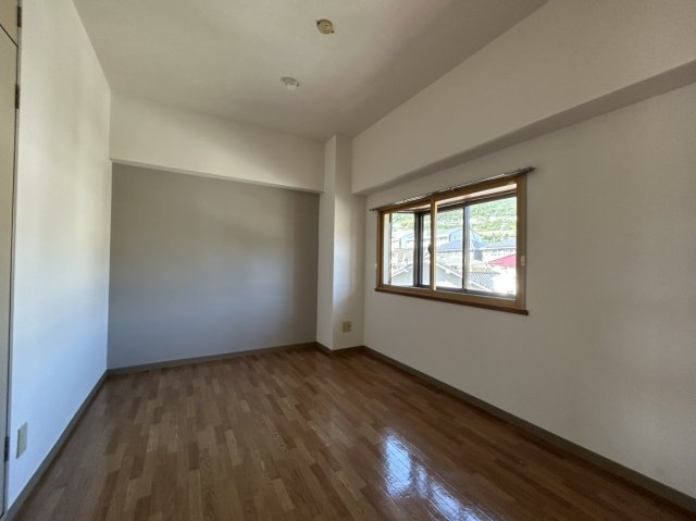 【洋室】 | 302号室