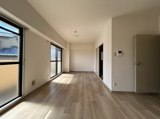 【居間・リビング】 | 302号室