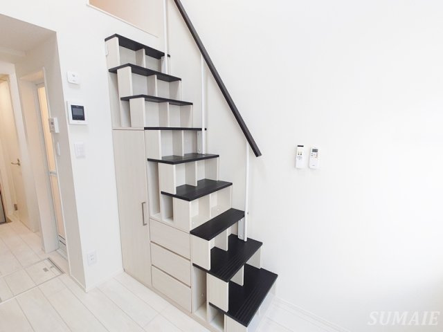 ソレイユテラス東十条のその他共用部分|ロフトに上がる階段です☆