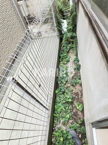 鶴見区放出東3丁目テラスハウス　１Fの庭