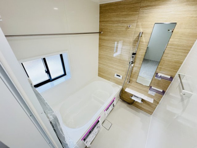 【浴室】 | 松戸市中和倉新築戸建（中和倉10期） | 手元で水流切り替えシャワーヘッド・足を伸ばせる広々浴槽で毎日リラックス♪