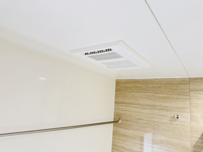 【冷暖房・空調設備】 | 松戸市中和倉新築戸建（中和倉10期） | 雨の日も安心の浴室乾燥機つき