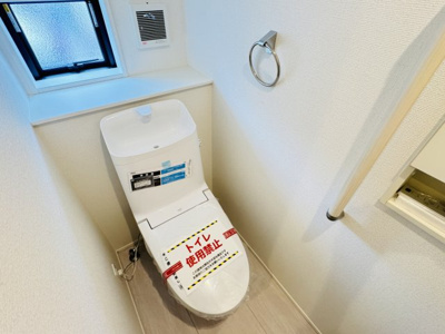 【トイレ】 | 松戸市中和倉新築戸建（中和倉10期） | 温水洗浄暖房便座つきトイレ