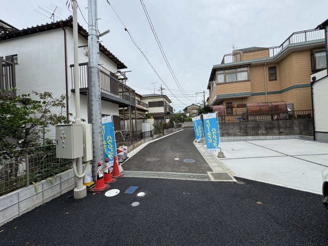 松戸市中和倉新築戸建（中和倉10期）の前面道路含む現地写真|東側前面道路