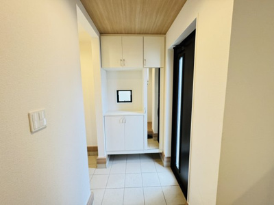 【玄関】 | 松戸市中和倉新築戸建（中和倉10期） | 玄関ホール・容量たっぷりシューズボックス