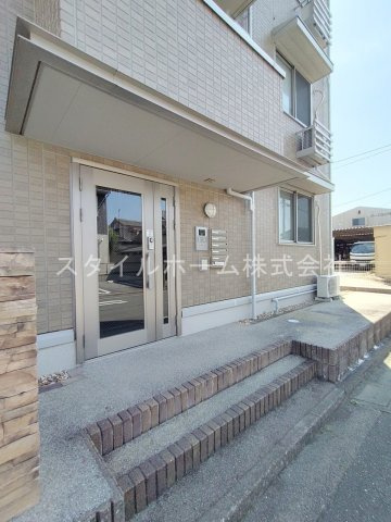 レスポワール井原のエントランス