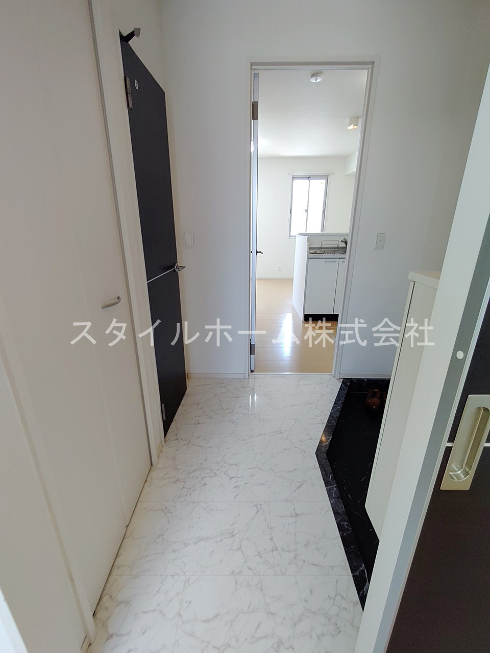 レスポワール井原の玄関