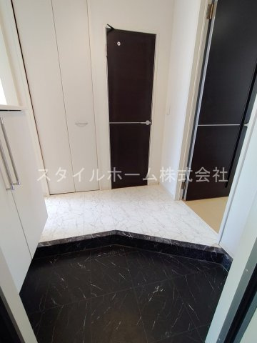 レスポワール井原の玄関