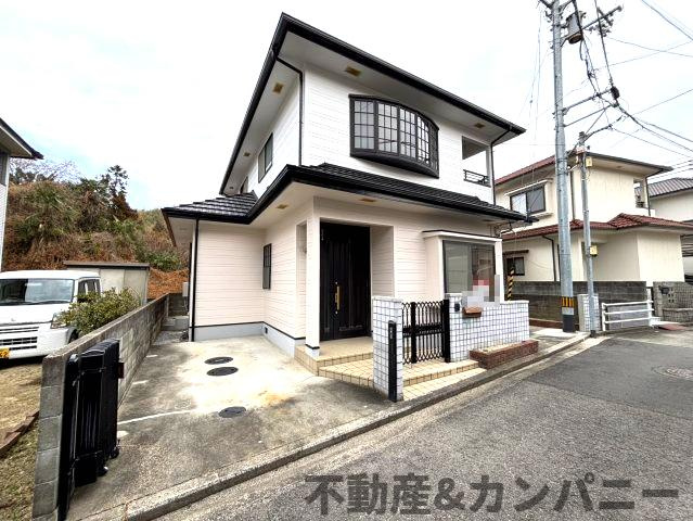 桜ヶ丘の中古のおうち　松山市桜ヶ丘中古戸建の外観|落ち着いた雰囲気の外観です