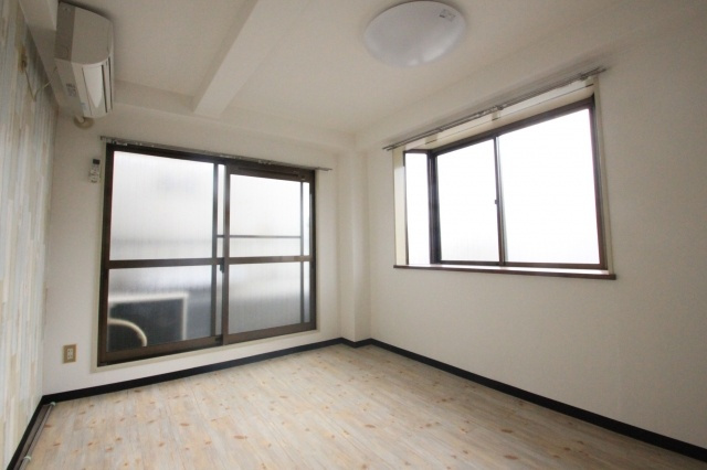 サニーマンションの洋室