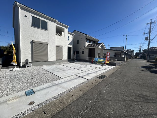 新築　高崎市町屋町　Livele Garden.S　１号棟の前面道路含む現地写真|現地写真　南側接道幅員約5.2ｍ