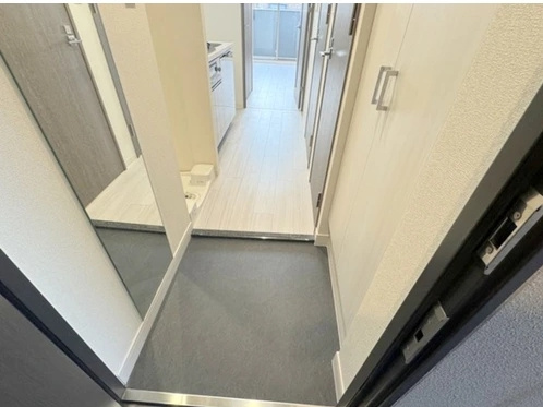 プレサンス東三国エンブレイスの玄関