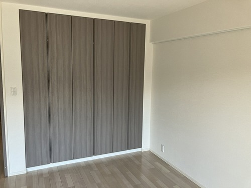 横濱山手テラス　弐番館の収納|洋室6.1帖　収納