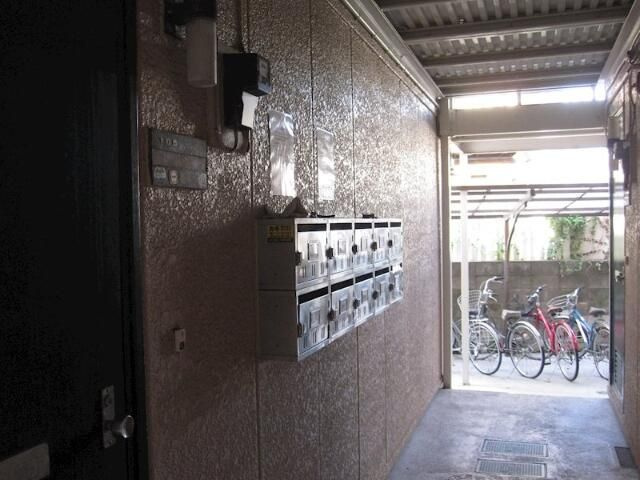 ルピナス紅葉丘のエントランス