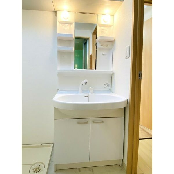 グランドメゾンUNの独立洗面台