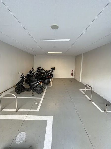 スプランディッド難波SOUTHの駐車場