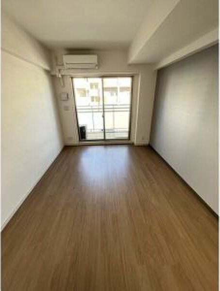 スプランディッド難波SOUTHの洋室