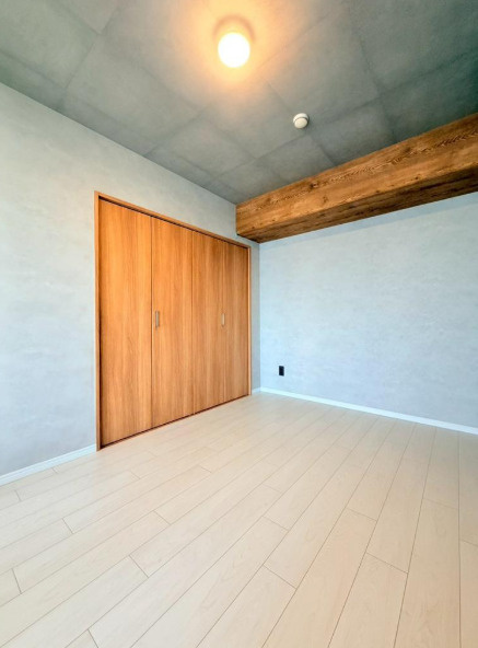 プランタンビルの洋室