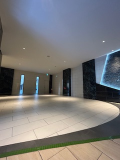 アドバンス江坂ラシュレのロビー|毎日通るロビーはこのようになっています