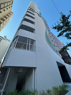 アドバンス江坂ラシュレの外観|落ち着いた雰囲気の外観です