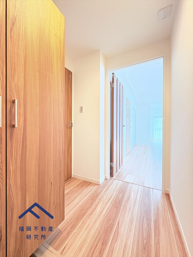 ロマネスク大濠アネックスの玄関