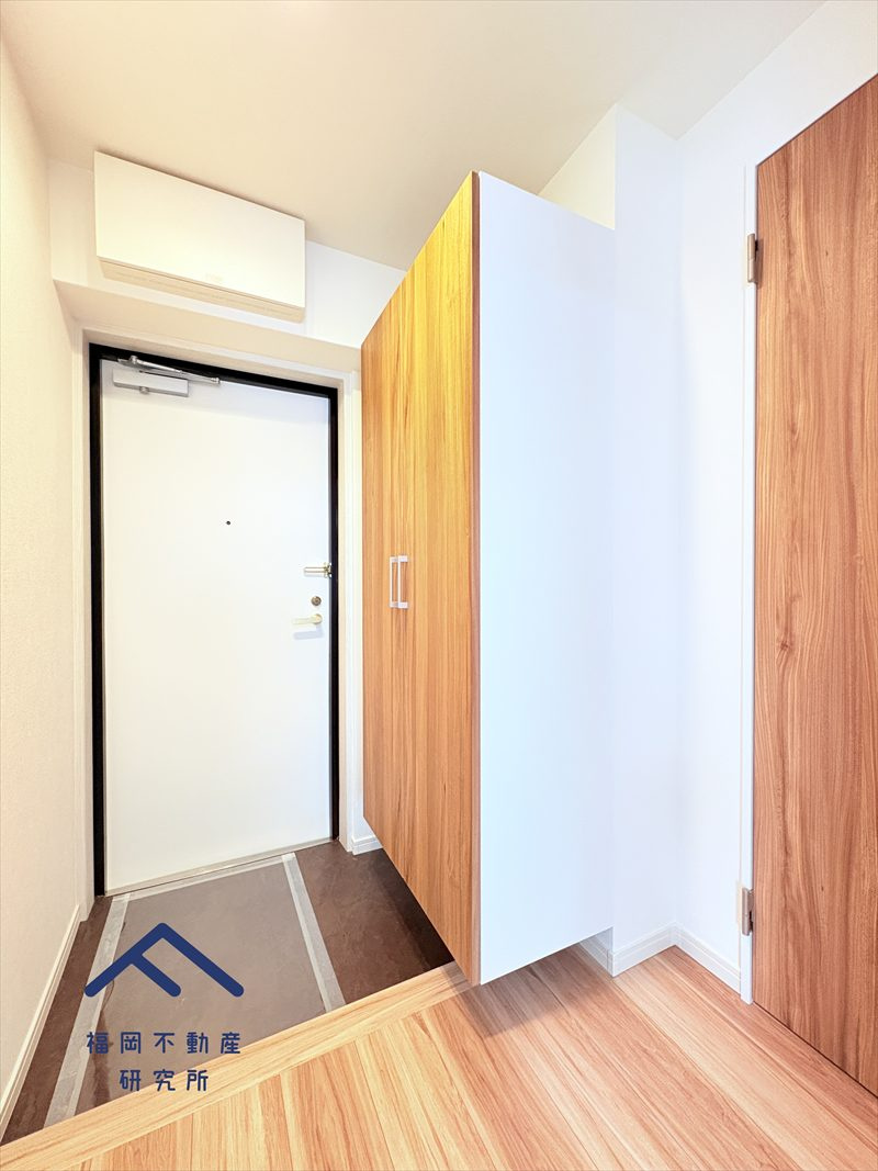 ロマネスク大濠アネックスの玄関