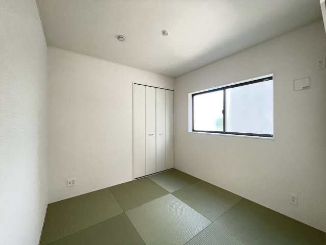 クレイドルガーデン八戸市石堂第11　2号棟の和室