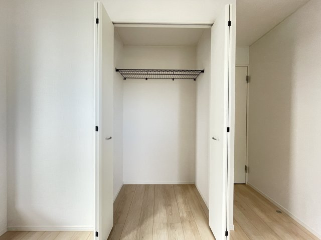 クレイドルガーデン八戸市石堂第11　2号棟の収納