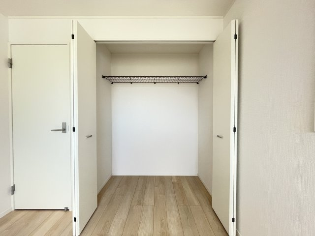 クレイドルガーデン八戸市石堂第11　2号棟の収納