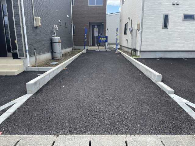 クレイドルガーデン八戸市石堂第11　2号棟の駐車場