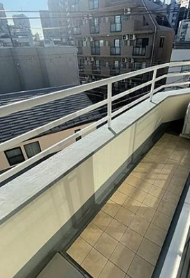 【バルコニー】 | 岩井ハイツ | 落ち着いた時間を過ごせるバルコニーです