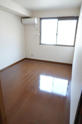 【洋室】 | エトワールK | 6帖　エアコン