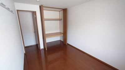 【収納】 | エトワールK | 洋室6帖　クローゼット