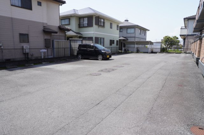 【駐車場】 | エトワールK | 平置き駐車場