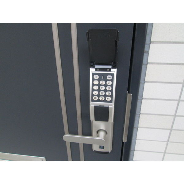 クレインアヴェニューの玄関