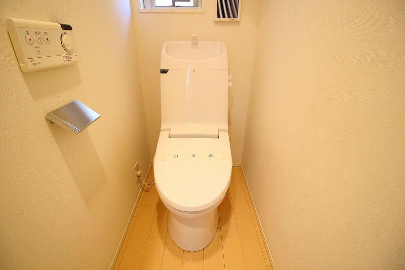 南馬込6丁目戸建のトイレ