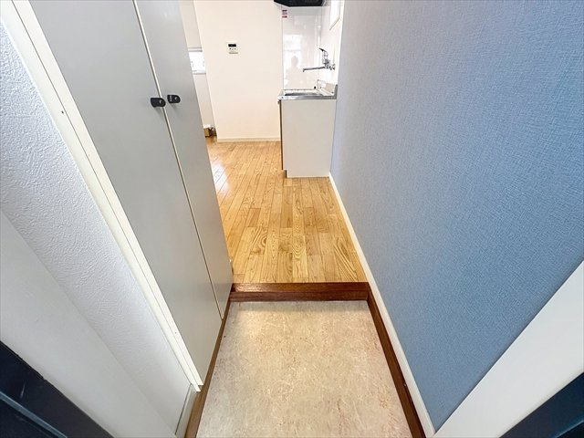 リバティ鶴間の玄関